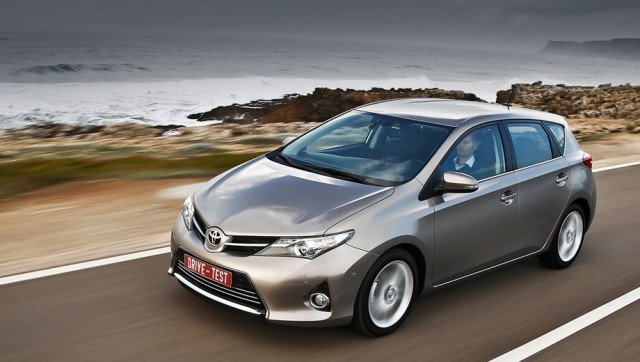 Процесс замены топливного фильтра в Toyota Auris: инструкции и фото